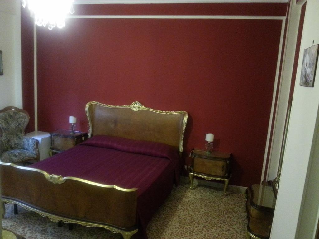 تراباني B&B Intrabartolo الغرفة الصورة