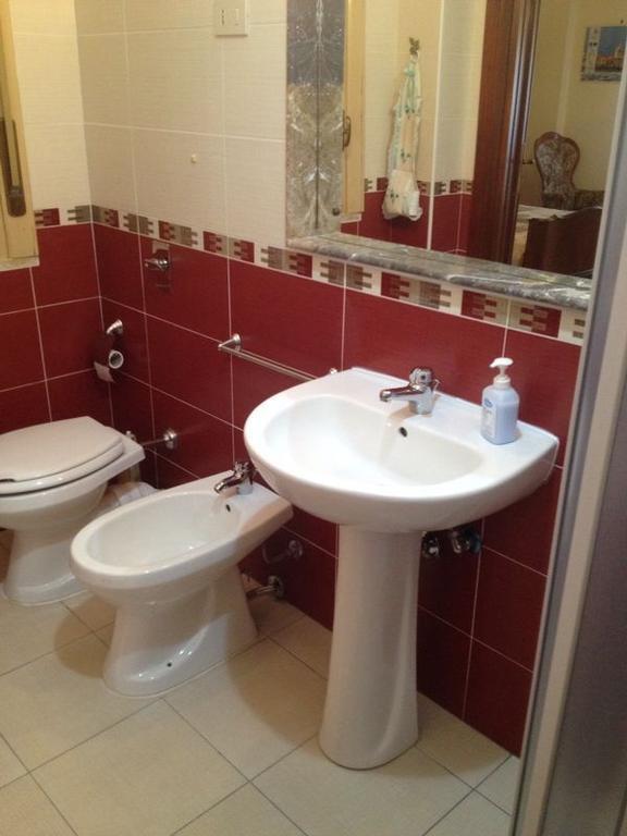 تراباني B&B Intrabartolo الغرفة الصورة
